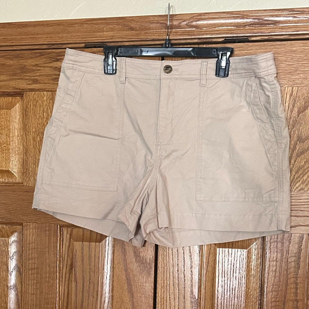 a new day Women's Tan Chino Shorts size 18